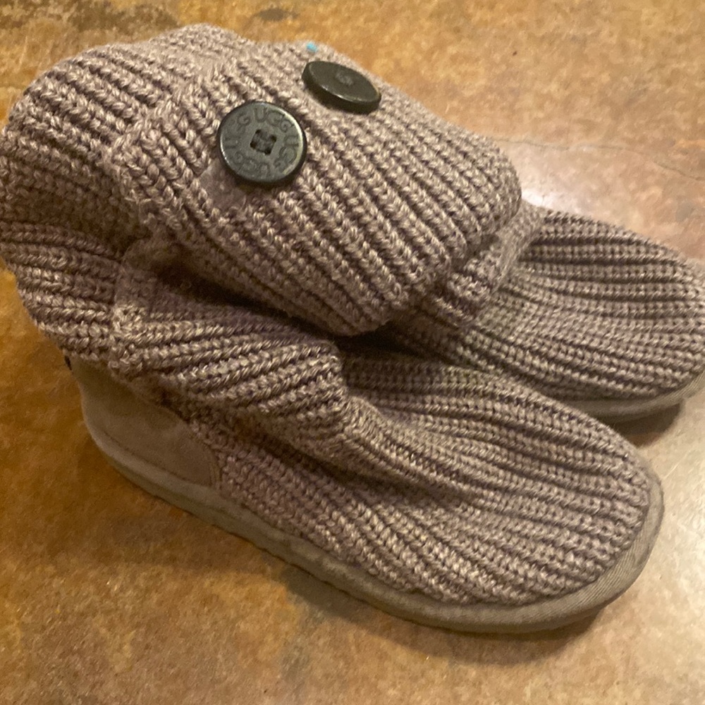 Ugg kids size 4